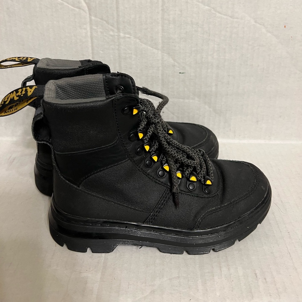 DR.MARTENS BOYS COMBS COMBAT BOOT